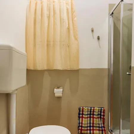 Ballaro بيت ضيافة *